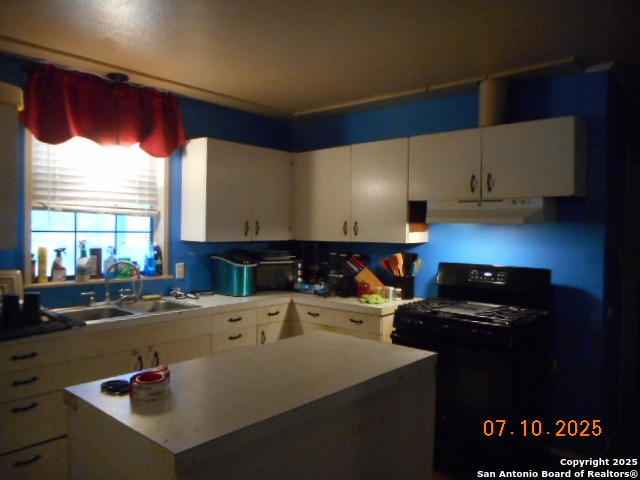 1315 Olive St, Jourdanton, Texas image 5