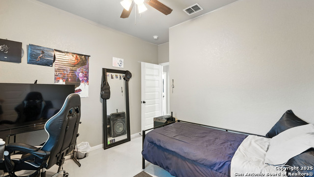 911-913 E Seideman, Seguin, Texas image 32