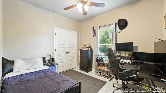 911-913 E Seideman, Seguin, Texas image 33