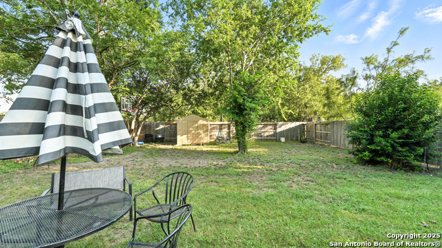 911-913 E Seideman, Seguin, Texas image 40