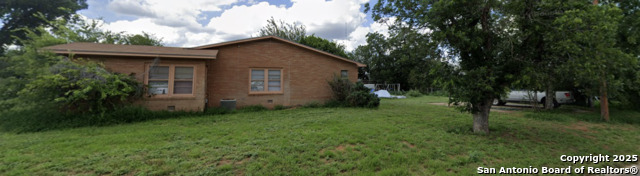 720 S Walnut St, Pearsall, Texas image 6
