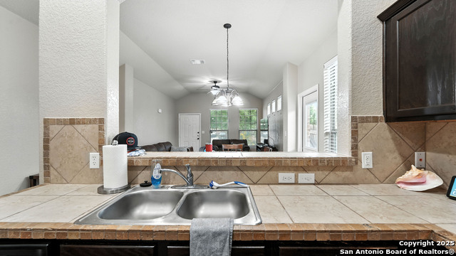 557 Creekside, New Braunfels, Texas image 23