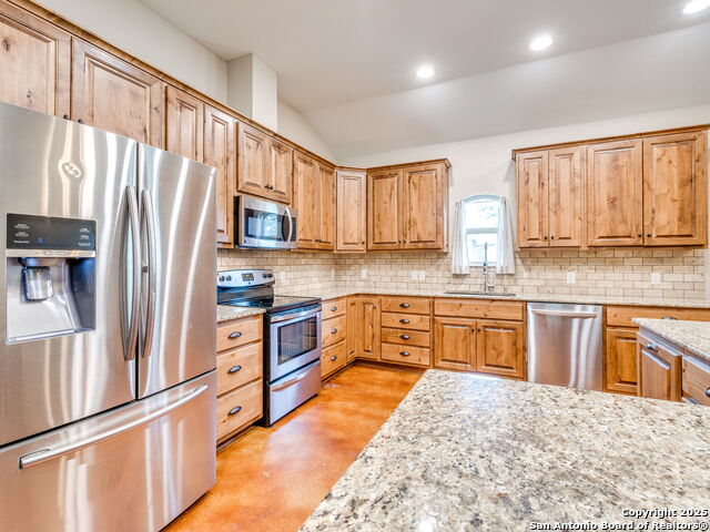 1011 Timbercrest, Pleasanton, Texas image 10