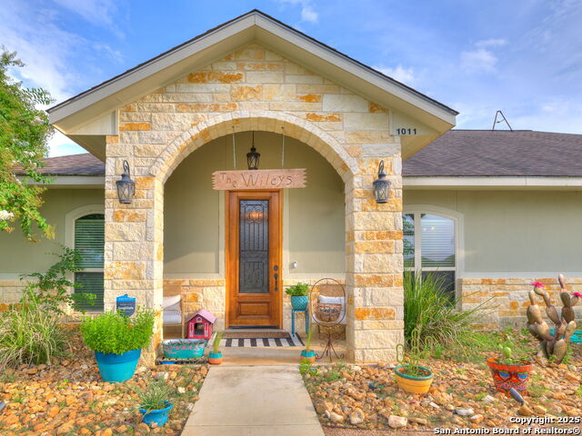 1011 Timbercrest, Pleasanton, Texas image 2