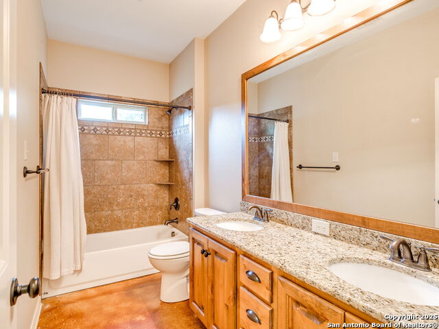 1011 Timbercrest, Pleasanton, Texas image 21