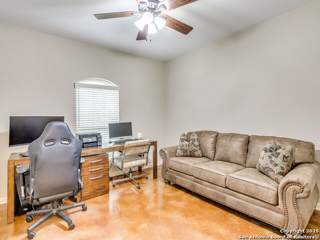 1011 Timbercrest, Pleasanton, Texas image 22