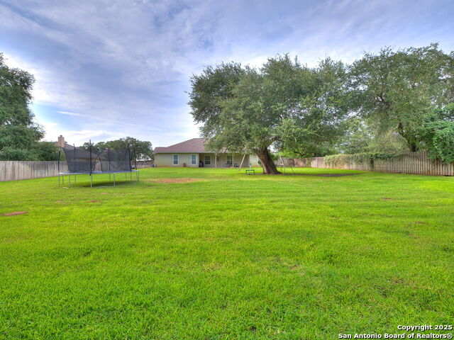 1011 Timbercrest, Pleasanton, Texas image 23