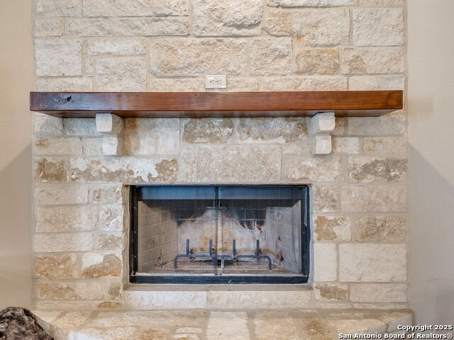 1011 Timbercrest, Pleasanton, Texas image 8