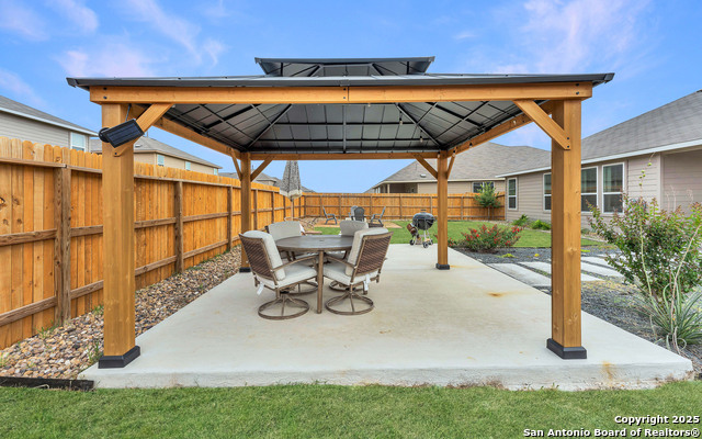 444 Butterfly Bush Ct, New Braunfels, Texas image 37