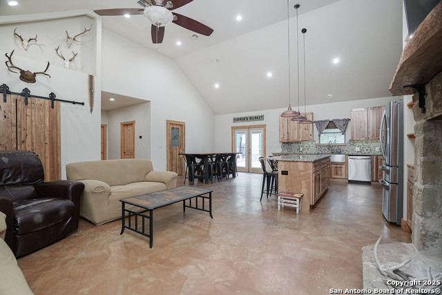 719 Falling Leaves, Adkins, Texas image 9