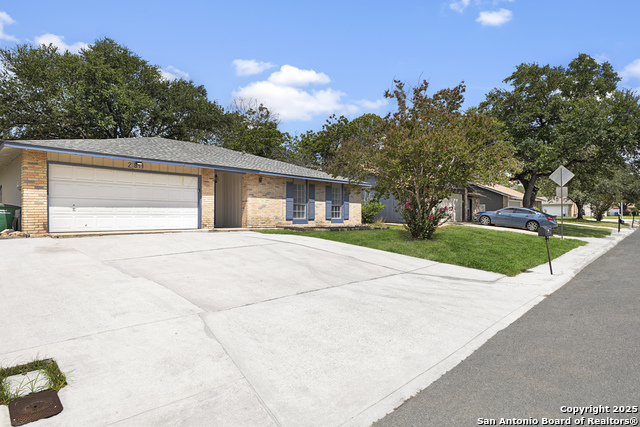 2811 Lake Meadow, San Antonio, Texas image 2