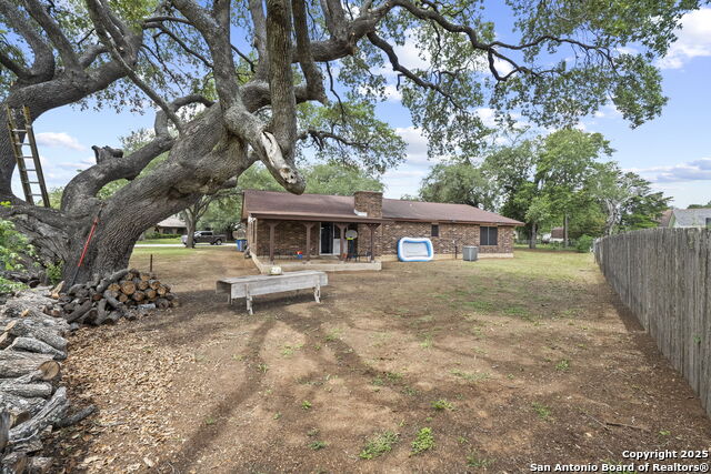 311 Indian Pink, Floresville, Texas image 10