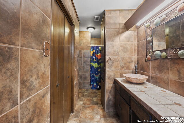 311 Indian Pink, Floresville, Texas image 19