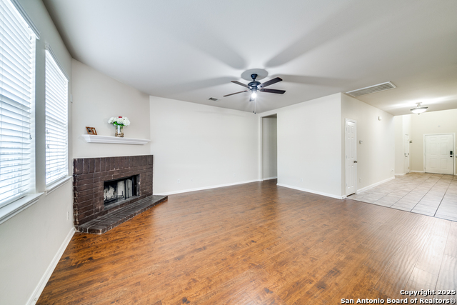 108 Ling Ln, Cibolo, Texas image 8