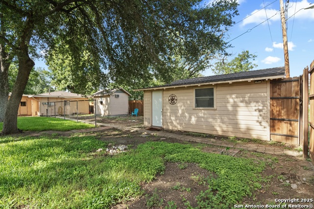 818 Cherry, Uvalde, Texas image 31