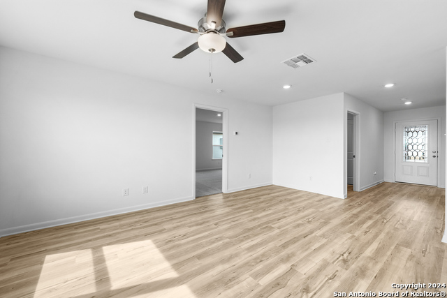 16020 Imes Way, Lytle, Texas image 3