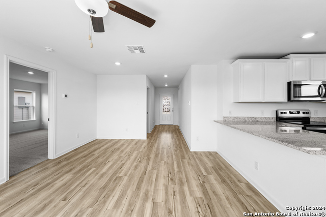 16020 Imes Way, Lytle, Texas image 4