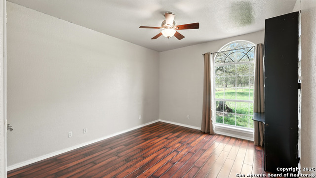 1435 Meadow Glen, Adkins, Texas image 25