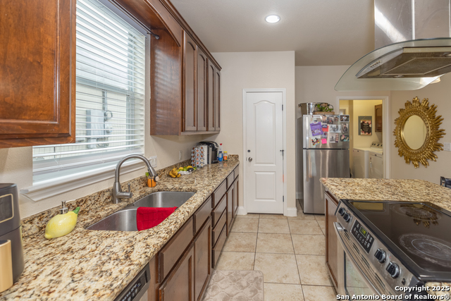1026 Ave H, Poteet, Texas image 11