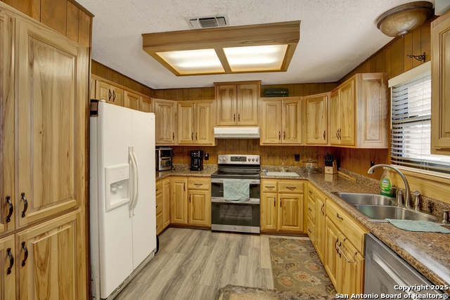 105 Wollschlaeger, Boerne, Texas image 10