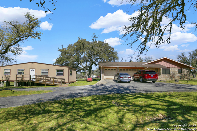 105 Wollschlaeger, Boerne, Texas image 36