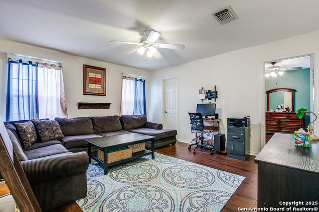 6306 Stable Farm, San Antonio, Texas image 9