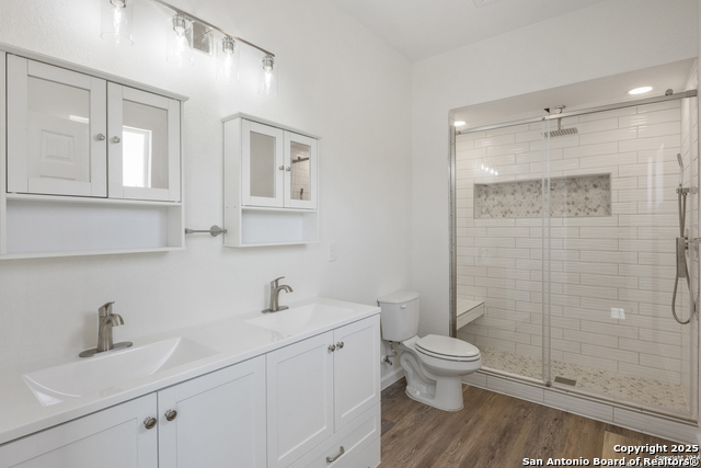 808 Heinen Road, Bandera, Texas image 19