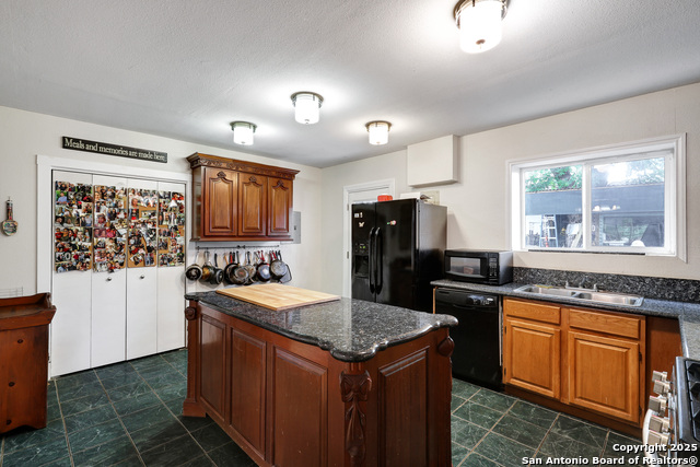 1619 W. Kings Hwy, San Antonio, Texas image 6