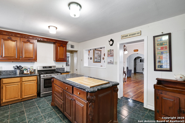 1619 W. Kings Hwy, San Antonio, Texas image 7