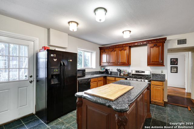 1619 W. Kings Hwy, San Antonio, Texas image 8