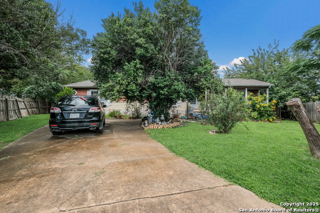 590 Gateway Cir, New Braunfels, Texas image 1