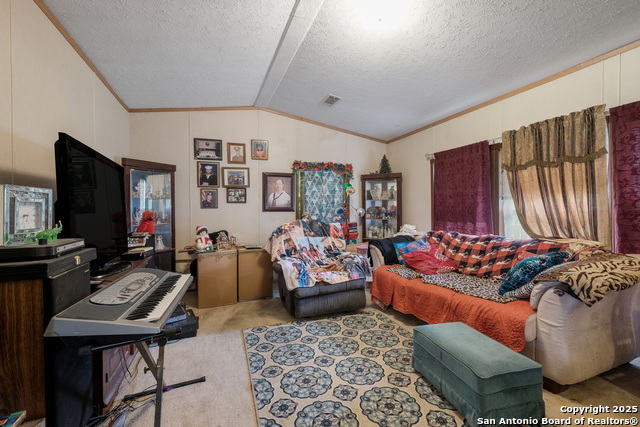 590 Gateway Cir, New Braunfels, Texas image 2