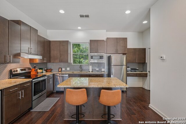 219 Laurel, San Antonio, Texas image 12