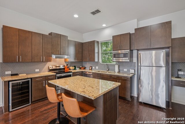 219 Laurel, San Antonio, Texas image 14