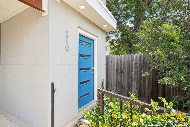 219 Laurel, San Antonio, Texas image 4