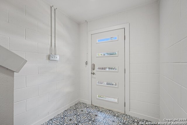 219 Laurel, San Antonio, Texas image 6