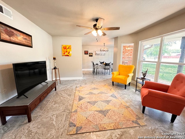 101 Dandelion Ln, Castle Hills, Texas image 19