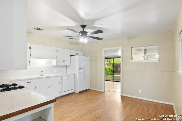521 4th, Uvalde, Texas image 11