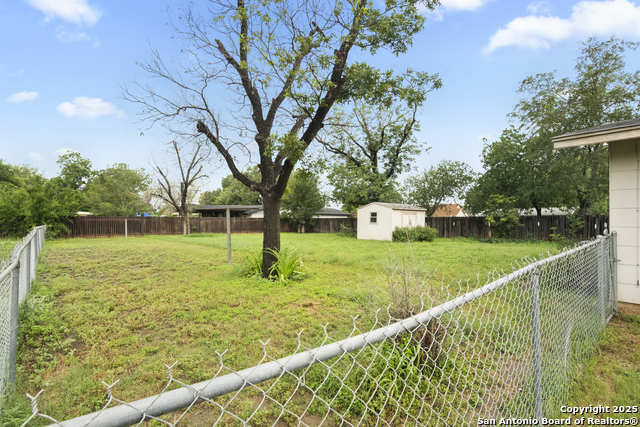 521 4th, Uvalde, Texas image 23