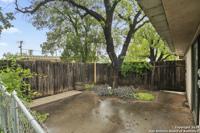 521 4th, Uvalde, Texas image 24