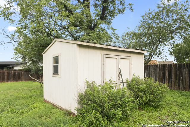 521 4th, Uvalde, Texas image 25