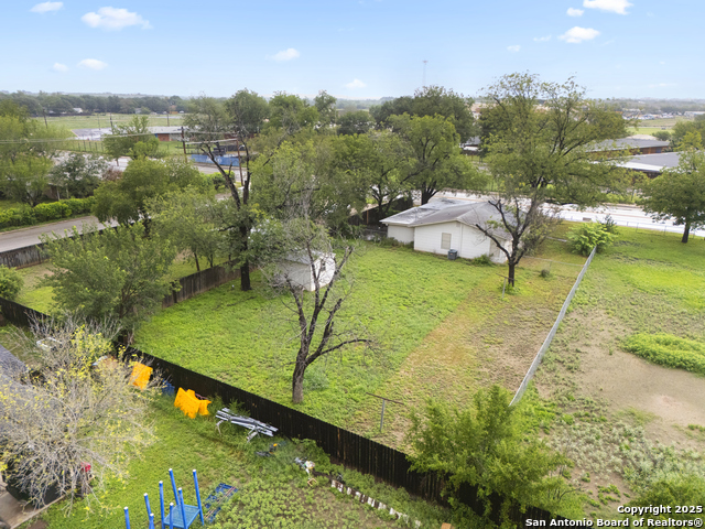 521 4th, Uvalde, Texas image 28