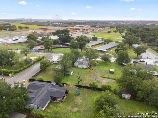 521 4th, Uvalde, Texas image 29