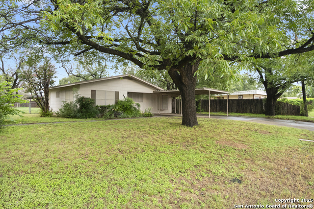 521 4th, Uvalde, Texas image 3