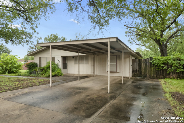 521 4th, Uvalde, Texas image 4