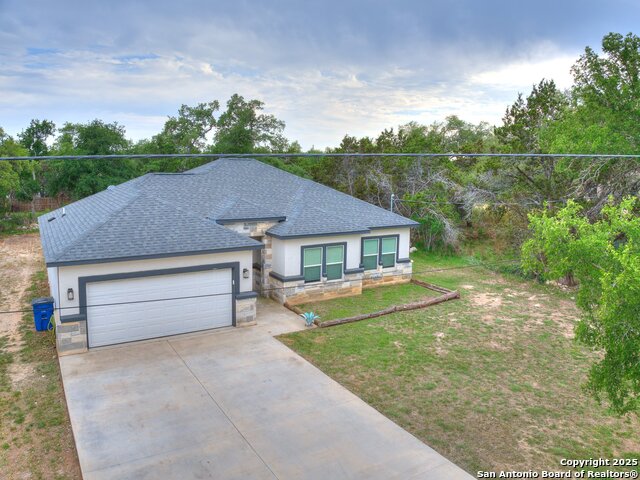 656 Fawn, Spring Branch, Texas image 2