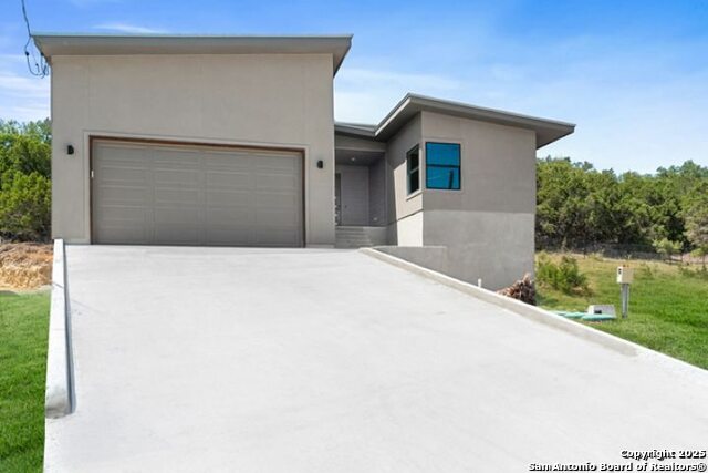 1381 Overbrook, Spring Branch, Texas image 1