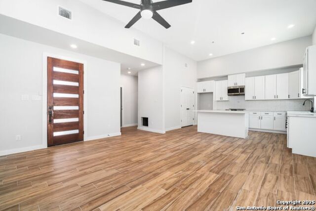 1381 Overbrook, Spring Branch, Texas image 2