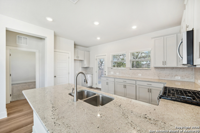 6435 Comanche Moon, San Antonio, Texas image 7