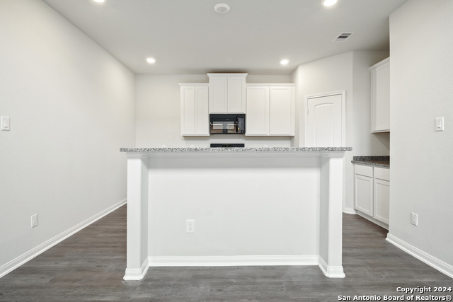 134 Ashley Loop, San Antonio, Texas image 3